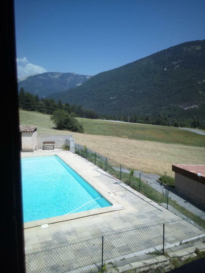 Bed and Breakfast Mas Du Colombier Saint-André-les-Alpes Exteriér fotografie